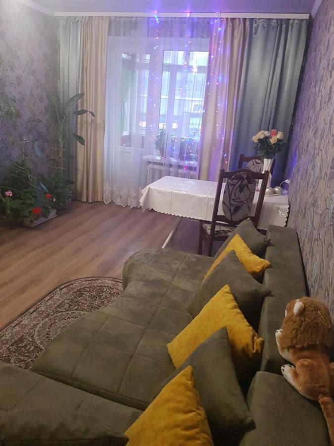 شقة Khmelʼnytsʼkyy  في 2Х Комнатная С Ремонтом В Центре.Renovated, Center المظهر الخارجي الصورة