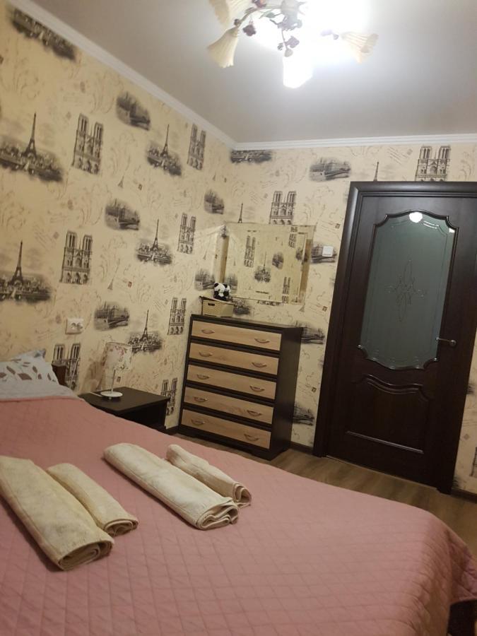 شقة Khmelʼnytsʼkyy  في 2Х Комнатная С Ремонтом В Центре.Renovated, Center المظهر الخارجي الصورة