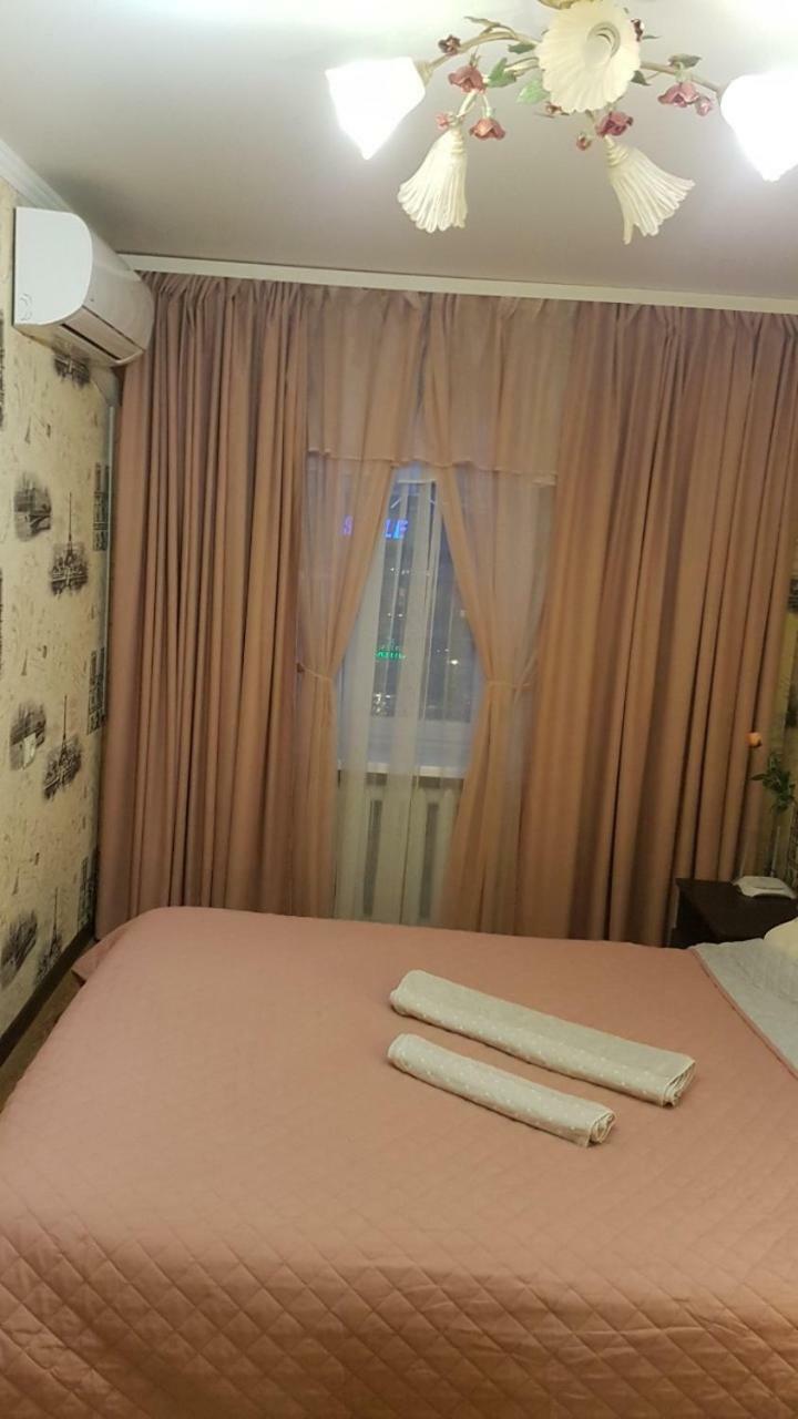 شقة Khmelʼnytsʼkyy  في 2Х Комнатная С Ремонтом В Центре.Renovated, Center المظهر الخارجي الصورة